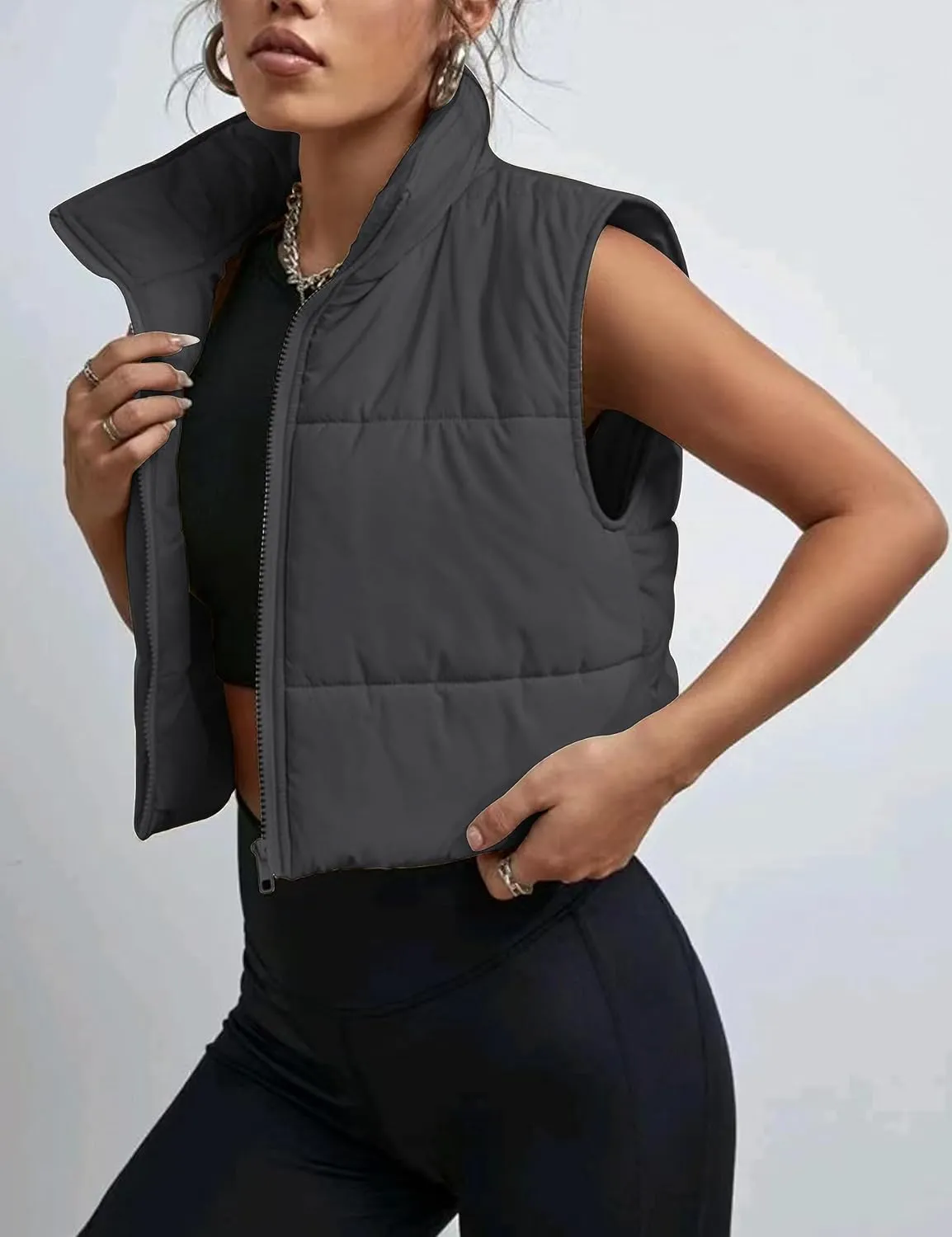 Daacee Women's Lightweight Winter Crop Puffer Vest Warm Sleeveless Zip Up Stand Collar Padded Gilet