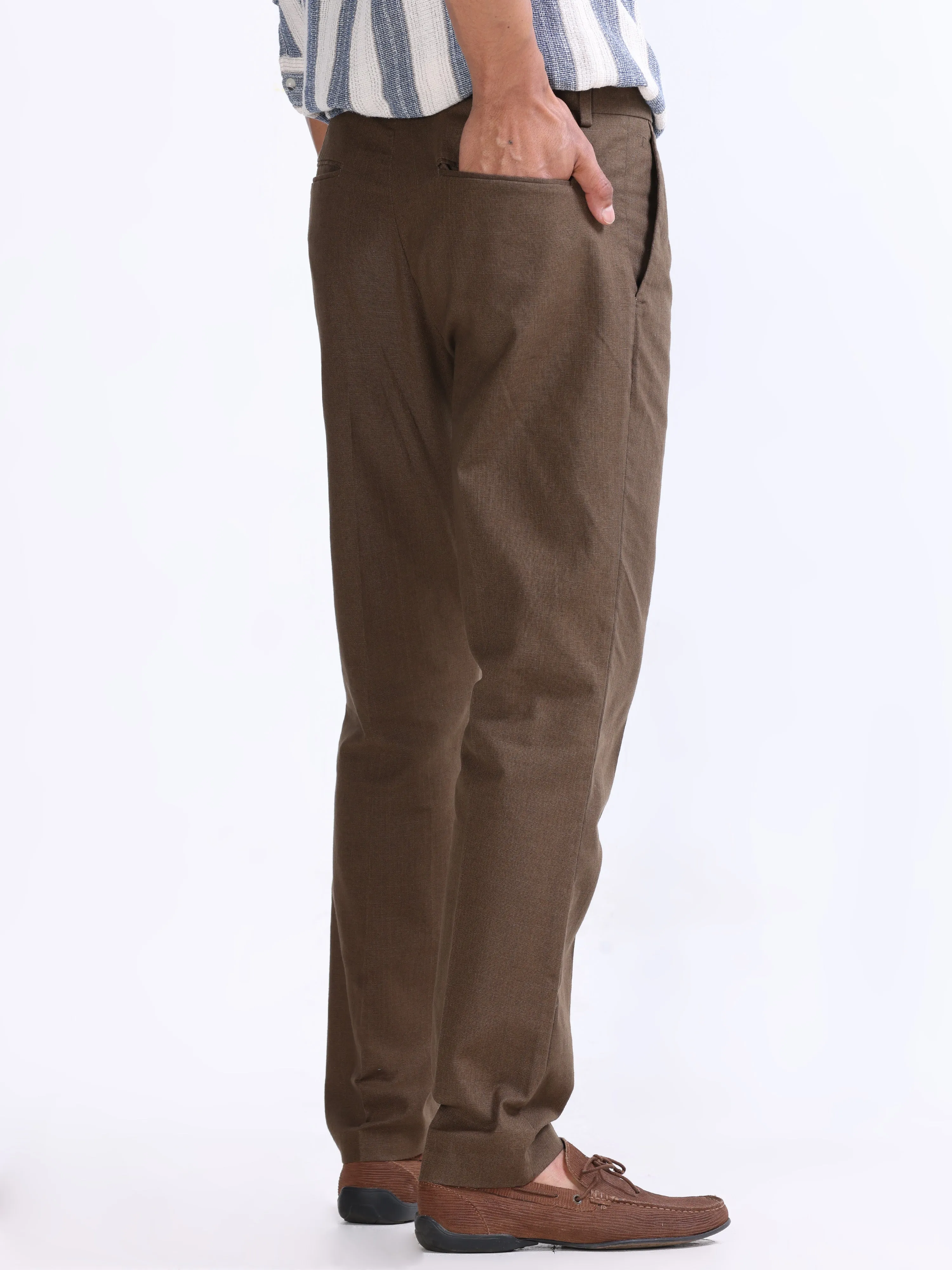 RAW SLUB PLEATED TROUSER IN FUR BROWN