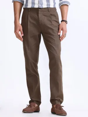 RAW SLUB PLEATED TROUSER IN FUR BROWN