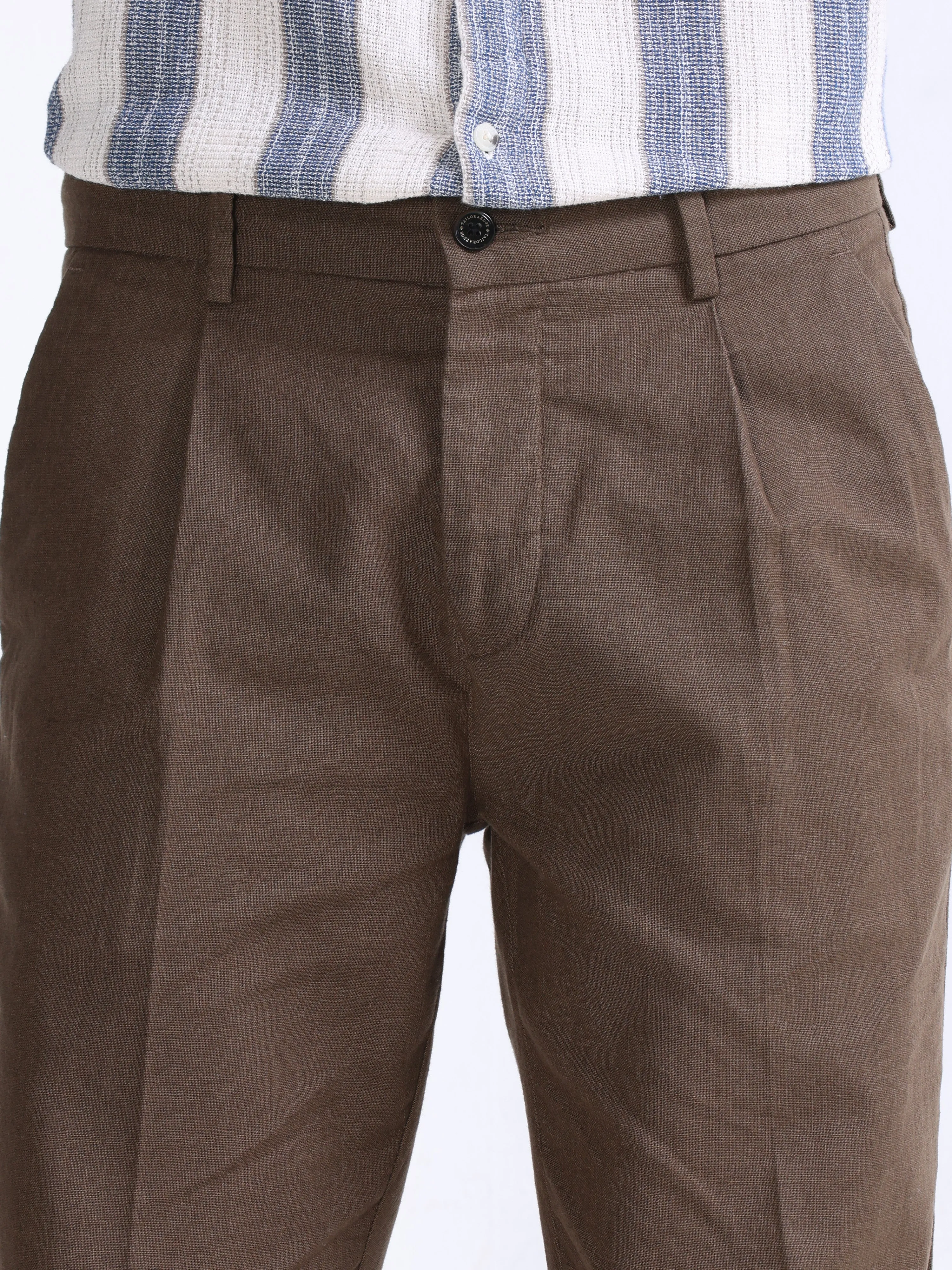 RAW SLUB PLEATED TROUSER IN FUR BROWN