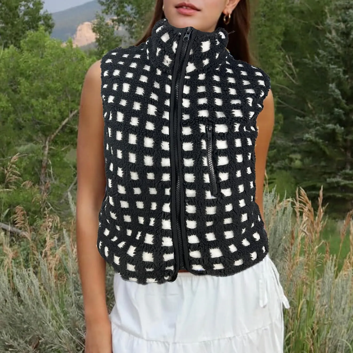Womens Checkered Sherpa Vest Sleeveless Winter Fleece Jacket High Neck Zip Up Plaid Gilet with Chest Pocket