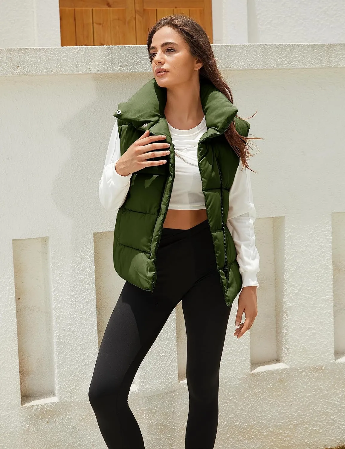 Women's Lightweight Zip Up Puffer Vest Stand Collar Sleeveless Padded Gilet with Pockets