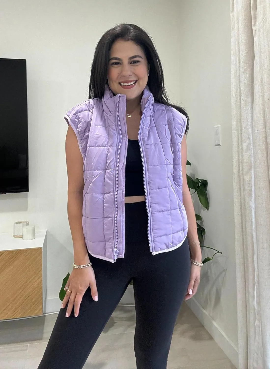 Zeagoo Womens Puffer Vest Ladies Sleeveless Zip Up Outerwear Warm Puffer Lightweight Down all Winter Jackets Coats 2024